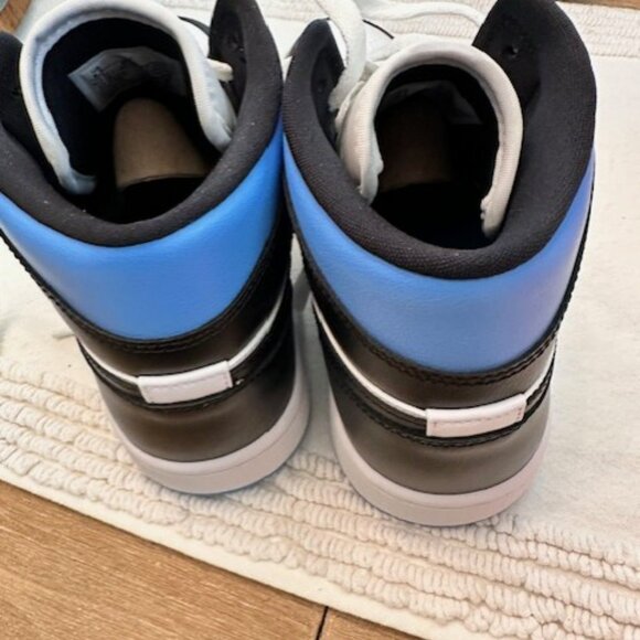 Jordan 1 Mid University Blue (Women's) - Picture 2 of 4